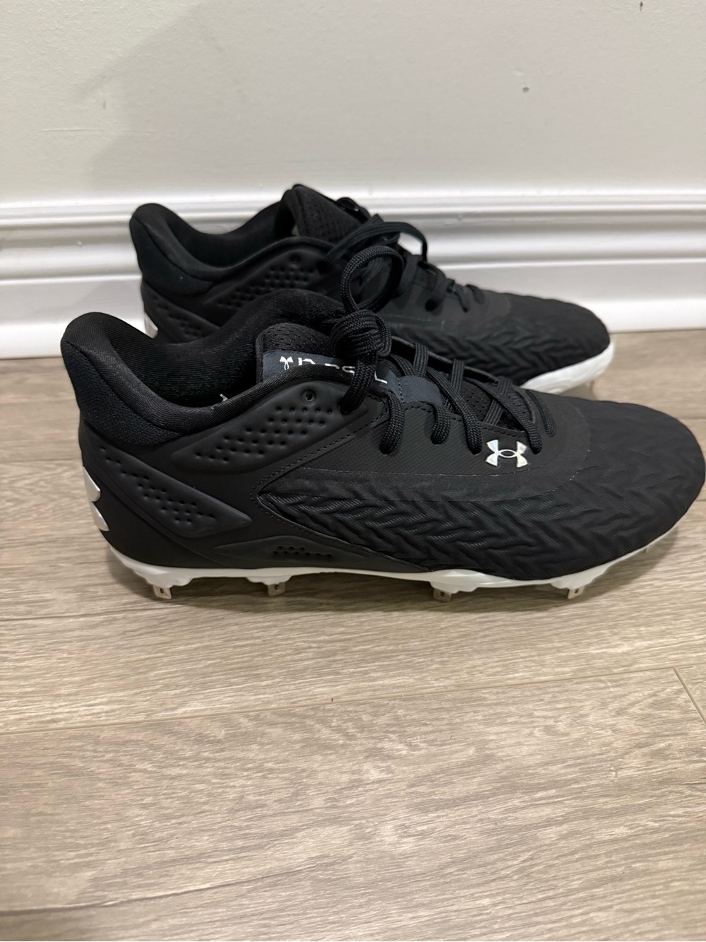 Men’s Under Armour Baseball Cleats - brand new!!
